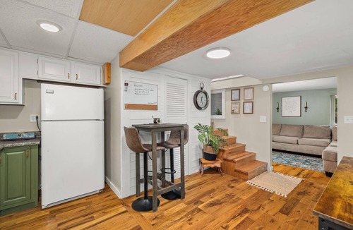Perrysville Cottage | Treehouse Vibes in the heart of the Mohican Forest