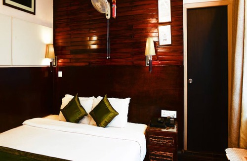 Kuthar Hotel | Treeoise Resort