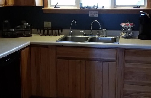 Gobles Cottage | Treetop Cottage-Private Mill Lake-HotTub-Kayaks-Firepit-Boats -DOGS ok! No Fees!