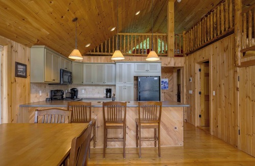 Inlet House | Treetop Cottage - views of 4th lake - 3 bedroom 1 bath close to Inlet