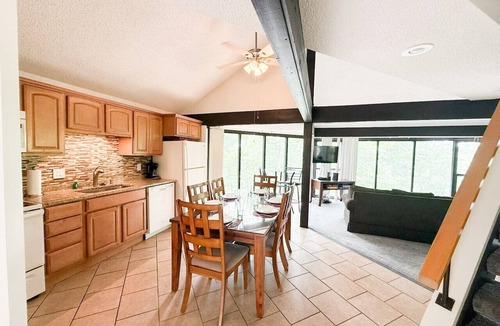 Village of Four Seasons House | Treetop Village The Forest Den #100-Lakefront 3BD/3BA/Pools/Deck/Dock/Grill-6PP