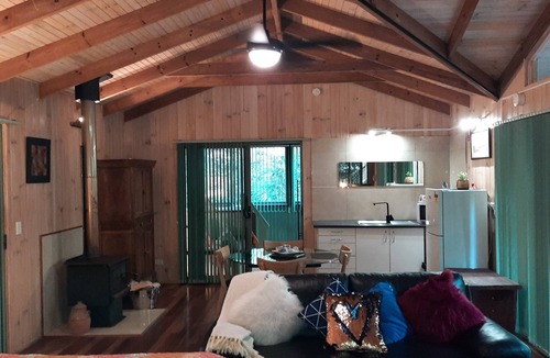 Flaxton Cabin | Treetops Accommodation Montville