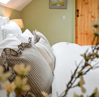 Malmesbury Apartment | Treetops at Cherry Tree Cottage
