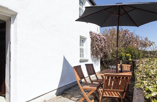 Gorran Haven House | Tregarth, spacious accommodation located in an extended cottage just a 5 minute walk from Gorran Haven