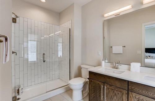 Georgetown House | Trekker Townhome - Mountain Charm - New Floors