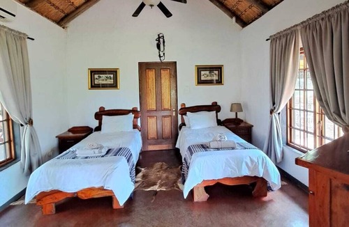 Leeupoort Cabin | Trekpad Safaris