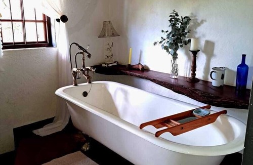 Leeupoort Cabin | Trekpad Safaris