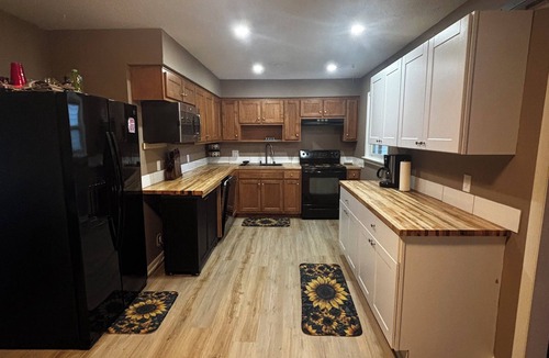 Newport News House | Tremendous 4-bedroom house with rain shower in Newport News