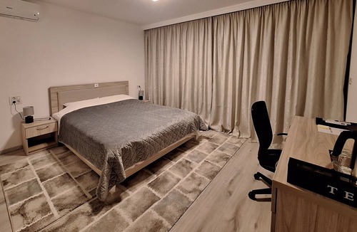Arad House | Trend - Room 2 - Nice Room with pool and garden, just 10 min walk to downtown