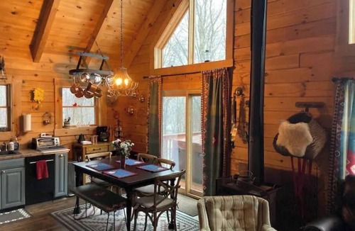 Wilmington Cabin | Trending Family Retreat - Pvt. Deck Hot Tub, Pool & Game Room