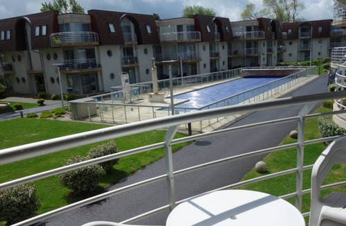 Bredene Apartment | Trendy app. with pool, closeby dunes/beach/nature