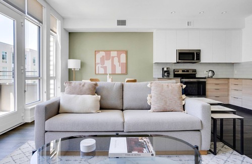 Southwest Berkeley Apartment | Trendy Berkeley 1BR w/Gym, W/D & Roof, near Highways, by Blueground