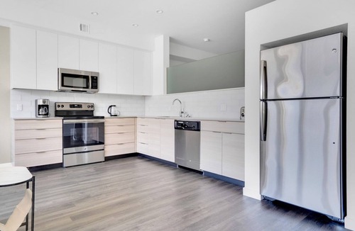 Southwest Berkeley Apartment | Trendy Berkeley 1BR w/Gym, W/D & Roof, near Highways, by Blueground