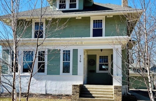 Willmar Apartment | Trendy Craftsman’s Studio! Firepit- laundry