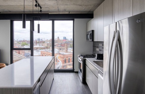 Near West Side Apartment | Trendy West Loop 2BR w/Lounge & Pool, nr Union Park, by Blueground