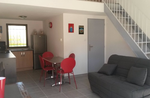 Vallon-Pont-d'Arc Cottage | TRÈS JOLI GITE CENTER VALLON PONT D'ARC 2 PERSONNES AIR-CONDITIONED PARKING