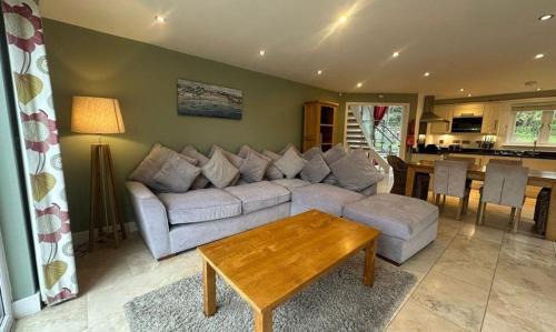 St Austell House | Trewhiddle Retreat V18 by Together Travel - Luxury 4-Bedroom Villa