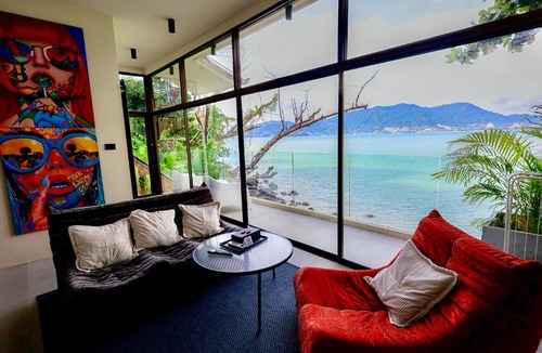 Patong Apartment | Tri Trang Beachfront Apartments with Stunning Views