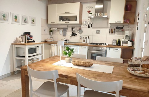 Roiano-Gretta-Barcola-Cologna-Scorcola Apartment | Trieste (Barcola) - Apartment in villa with private garden, 300 meters from the sea