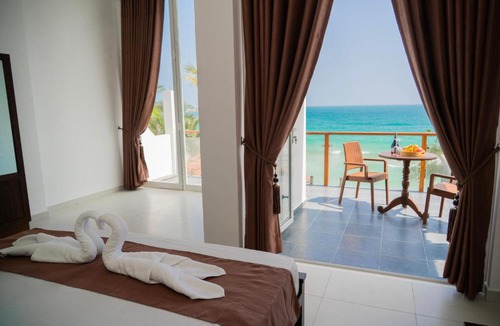 Trincomalee House | Trinco Beachfront Villas AJS