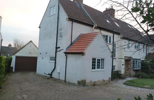 Horsforth Apartment | Trinity Airport Lodge