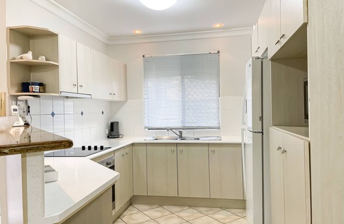 White Rock Apartment | Trinity Links Resort