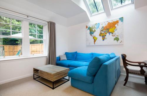 Trinity Cabin | Trinity Lodge - Home with Private Garden and Parking
