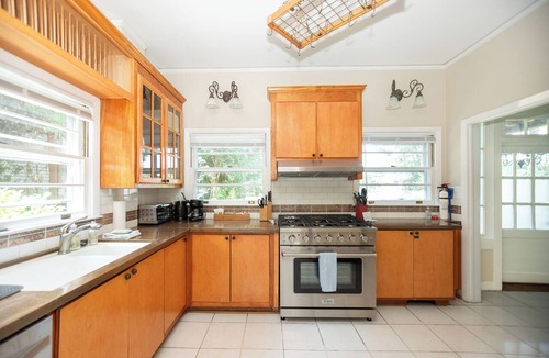 Durham Apartment | Trinity Park Home Walk to Duke & Downtown