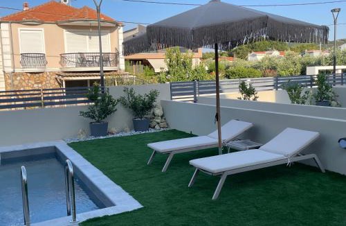 Nea Iraklitsa Villa | Trinity Pool Villas WHITE
