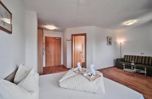 Scheffau am Wilden Kaiser Bed & Breakfast | Triple room 11, shower/WC, from 4 nights half board - Berggasthof Bärnstatt