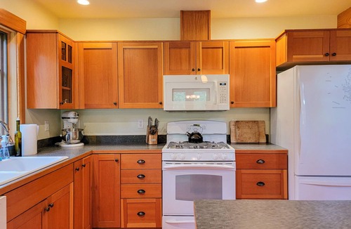 Mazama Cabin | Triple J Cabin