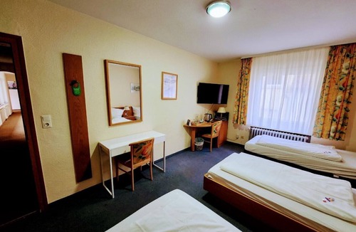Rastatt Hotel | Triple room-Private Bathroom