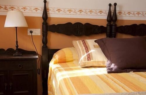 Ejulve House | Triple room-Private Bathroom-Mountain view-Verde