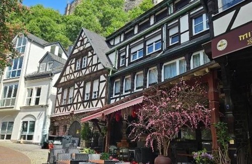 Idar-Oberstein House | Triple Room Shower/WC - Hotel Schloßschenke