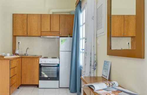 Diafani Apartment | Triple Studio No 2 Apartment with Sea View, Wi-Fi, and Air Conditioning