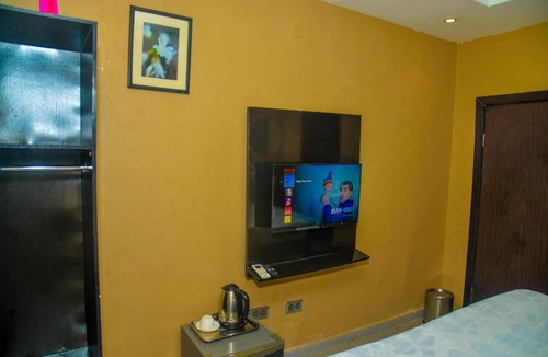 Surulere Hotel | Triple Tee Hotel