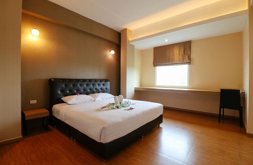 Lat Sawai Hotel | Triple Trees