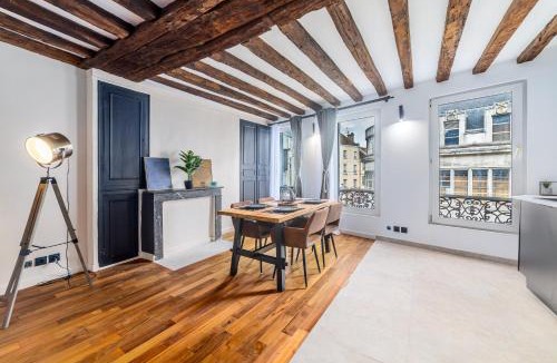 Melun House | Triplex Belle Époque Hypercenter