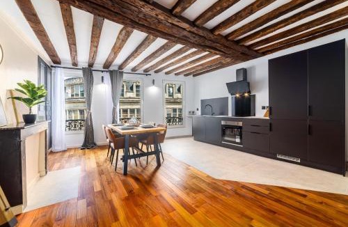 Melun House | Triplex Belle Époque Hypercenter