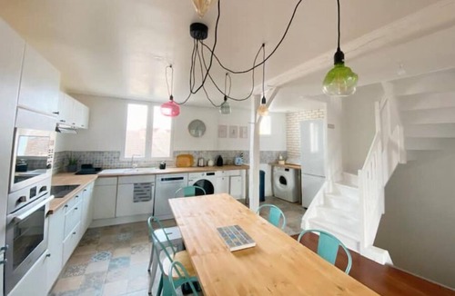Lognes Apartment | Triplex Cosy à 3 min du RER A et 15 min de Disney