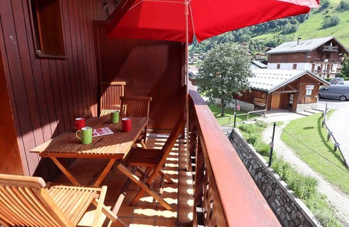 Areches Apartment | Triplex for 6 in the center, close to slopes