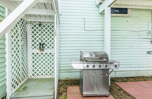 San Jacinto House | Triplex steps from beach - each home has central AC, full kitchen & private W/D