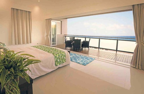 La Misere Villa | Triplex Villa & Private Pool - CliffHanger Villas