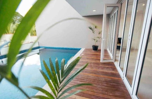 La Misere Villa | Triplex Villa & Private Pool - Cliffhanger Villas