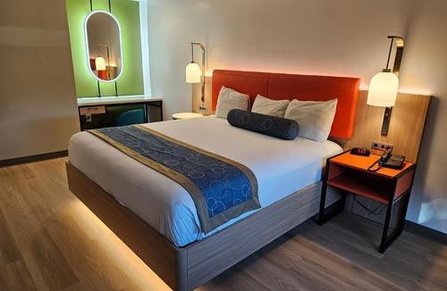 Canyon Country Hotel | Triplodge of Santa Clarita