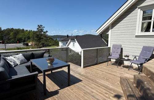 Risor House | Trivelig Feriehus Leilighet, Risør, Sørlandet med tilgang til båt