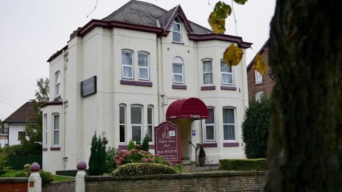 Trafford House | Trivelles Belforte Hotel , Sale, Manchester - M33 2AE