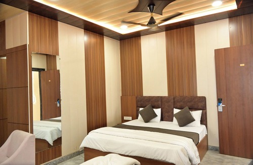 Barsana Hotel | Triveni Gest House