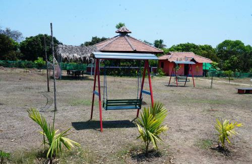 Heggadadevankote Hotel | Trogon resort
