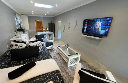 Hunter's Home Apartment | Trogon Unit